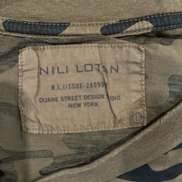 Nili Lotan 💚 NY Camo Cotton Tee - Picture 3 of 4